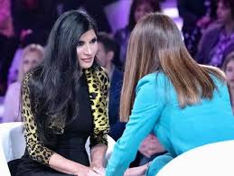 Tuttavia, non sempre è possibile restare fuori dal giro. Pamela Prati Altri Silenzi Sul Matrimonio Silvia Toffanin Perde La Pazienza