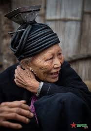 Độc đáo trang phục của người Dao đầu bằng