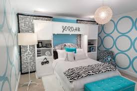 Jugendzimmer Maedchen Weiss Hellblau Schwarze Alzente Deko Regale Seiten Bett Zebra Schlafzimmer Schlafzimmer Madchen Zimmer Fur Teenie Madchen