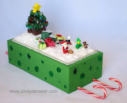 If you've been looking for new ways to dress up your lawn this holiday. Shoebox Sleigh Fun Family Crafts