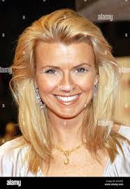 Pamela Fiore's Instagram, Twitter & Facebook