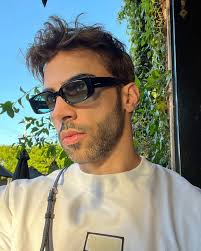 Benedict Elliott (@benediict.elliott) • Instagram photos and videos