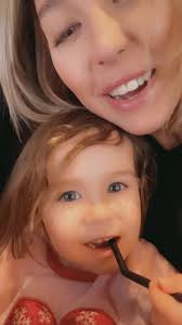 Vanessa Crowder (@khaleesiandmama)