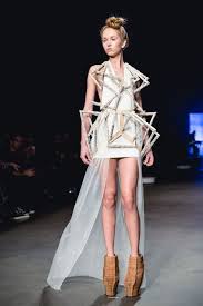 Avant Garde Because Of The Geometric Shape It Has And The Heel Designed Fashion Futuristic Fashion Fashion Design