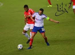 Do outro lado, o inter tentava fazer pressão nas jogadas pelos lados do campo, mas a defesa do bahia conseguia suportar bem. Bahia Noticias Esportes E C Bahia Em Jogo De Pouca Criatividade Bahia Perde Para O Internacional Em Pituacu 13 06 2021