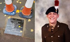 A permanent memorial to murdered soldier lee rigby is unveiled in his home town of middleton also attending the dedication service for the bronze drum and plaque were lee rigby's mother lyn in october, greenwich council revealed a stone memorial would be placed in st george's chapel. Unofficial Plaque For Lee Rigby Will Not Be Torn Up As Residents Warn Of Riots If It Is Removed Daily Mail Online