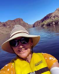 Willow Beach Marina &...