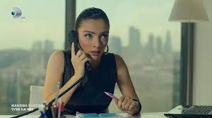 Paradan daha değerli şeylerin olduğunu, bu fani. Mandira Filozofu 2013 Imdb