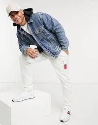 Toda la información de lewis hamilton, piloto delmercedes gp en as.com. Tommy Hilfiger X Lewis Hamilton Oversize Kapuzenjacke Aus Jeansstoff In Verwaschenem Indigoblau Mit Logo Auf Der Ruckseite Asos