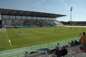 Diese seite bietet informationen zu dem stadion, in dem die angewählte mannschaft ihre heimspiele austrägt. Anstoss Im Stadion Essen Erster Dreier Fur Rwe Essen Nord
