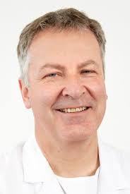 LUZERN: Chefarzt zum Professor ernannt