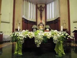 Gambar rangkaian bunga untuk altar gereja gambar bunga from i.pinimg.com. Meja Altar Gereja Katolik