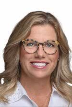 Lisa Renfroe's Instagram, Twitter & Facebook