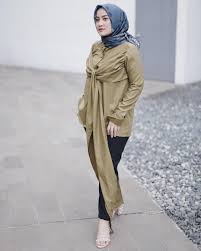 Koleksi rumus lightroom selebgram terbaru. 25 Ide Outfit Baju Atasan Berhijab Ala Selebgram 2018 Hijab Model Pakaian Hijab Model Pakaian