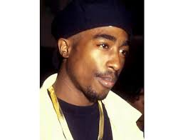 Auch 20 jahre nach seinem tod umgibt ihn ein mythos, wie man es sonst nur von elvis kennt. 13 September 1996 Auch Rapper Tupac Shakur Wird Angeschossen Der
