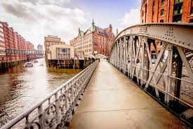 Holiday inn hamburg, set in a peaceful location with water views. Das Vergnugen Das Hamburg Heisst 3 Tage Holiday Inn Hamburg Hamburg