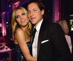 Olivier sarkozy and vito schnabel head into madison square garden to watch the new york knicks take on the houston rockets on monday. Vito Schnabel Got Arrested For Dealing Shrooms At Burning Man