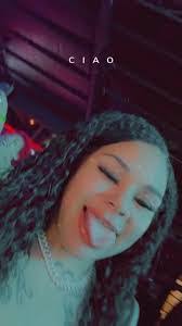 Chantel Holmes's Instagram, Twitter & Facebook