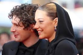 Adele Vincent's Instagram, Twitter & Facebook