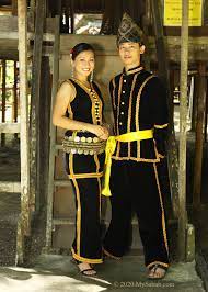 Dancers in traditional kadazan dusun costume. 10 Most Beautiful Traditional Costumes Of Sabah Mysabah Com