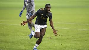 'als ik niet scoor, praat ik een dag niet'. Ajax Striker Brian Brobbey Tipped For The Top As Com