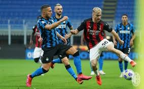 Ciro immobile menjadi striker paling tajam di italia musim lalu setelah mengoleksi 36 gol dalam 37 pertandingan yang dijalani. Hasil Liga Italia Semalam Ac Milan Menangi Derby Juventus Tertahan Okezone Bola