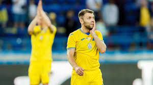 Grund dafür sind die neuen shirts der ukraine, die in russland gar nicht gut ankommen. Euro 2020 Streit Um Ukraine Trikot Artet Aus Russland Wendet Sich An Die Uefa Eurosport