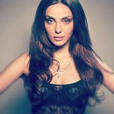 Diane Sands's Instagram, Twitter & Facebook