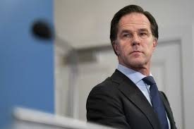 Avondklok f (plural avondklokken, diminutive avondklokje n). Mark Rutte Roept Op Blijf Ook Zonder Avondklok S Avonds Thuis Buitenland Hln Be