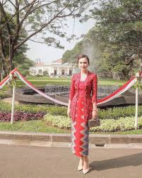 Maybe you would like to learn more about one of these? 50 Model Kebaya Kutu Baru Modern Brokat Terbaru 2020
