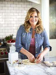 20 easiest christmas cookie recipes food network / trisha's southern kitchen on food network canada ;. Trisha Yearwood S Journey From Country Star To Food Network Star Delish Com