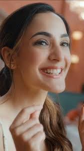 Neelam Lakhani's Instagram, Twitter & Facebook