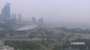 The thick smoke appeared on wednesday as the result of controlled back burning and affected perth's cbd and parts of the southwest. Perth Smoke Alert 9 News Perth Youtube