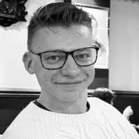 Amos Kemp's Instagram, Twitter & Facebook