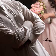 Pin By Areej Mughal On Cute Couple Dpz Wedding Dress Sketches Arab Wedding Wedding Photography