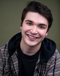 Starting the year off right with some awesome headshots courtesy of  @headshotsandpasta 🍝 Cheers to 2025!