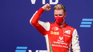 Mick schumacher deberá esperar para la f1 mick schumacher no estará en la f1 el próximo año ya que. Mick Schumacher Darum Gehort Er In Die Formel 1