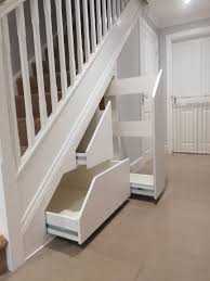 Перевод слова cupboard, американское и британское произношение, транскрипция cupboard incubator — шкафной инкубатор broom cupboard — шкаф для хранения метёлок; Under Stairs Cupboard