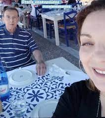 Ο τόλης βοσκόπουλος βρισκόταν στην κορυφή του ελληνικού λαϊκού τραγουδιού για δεκαετίες, γεγονός που οδήγησε τον εξίσου μεγάλο καλλιτέχνη και στιχουργό σε πολλές επιτυχίες του γιάννη πάριο να δηλώσει: Ytbrm5rrojqxum