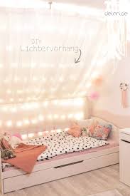 Kinderzimmer Diy Ideen Traumfanger Lichterkettenhimmel Dachschrage Bett Www Delari De Kinder Zimmer Zimmer Kinderzimmer