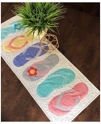 Flip Flop Table Runner Table Runner Summer Table Runner Summer Table Runners Summertablerunne In 2020 Summer Table Runner Table Topper Patterns Beach Themed Quilts