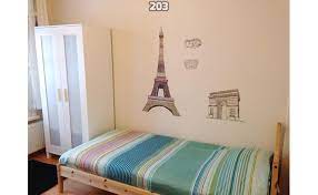 Konumundan dolayı şehrin en canlı yerlerine 5dk'da ulaştım. Kadikoy Altiyol Da Bay Bayan Kiralik Cift Kisilik Oda Istanbul