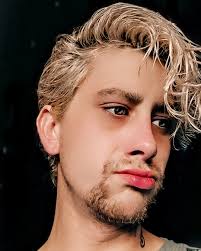 Sorry to brag, but I made a very handsome son 😊😇😊😇😊