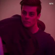 Skam Chris and William First Kiss