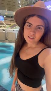 STUCK IN AIRPORT FOR THANKSGIVING🦃 #reels #dailyvlog #dayinmylife  #dailyvlogs #thanksgiving