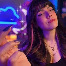 Luna Bloom ASMR: albumi, pesme, koncerti | Deezer