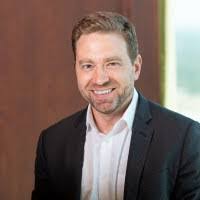 Amy Rommel's Instagram, Twitter & Facebook