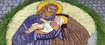 Hallo goldfisch, ich muss gestehen, ich bin kein großer kirchgänger, aber ich respektiere mitmenschen, die sich für die kirche angagieren. Blumenteppiche An Fronleichnam Katholisch De