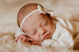 🌟 When your client dreams of "squishy baby pictures", you know you have to  deliver! 🥰✨ This sweet lifestyle newborn session was all about those  adorable, snuggly moments, and I can't wait