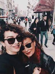 Check spelling or type a new query. Birce Akalay Annesi Yasemin Ergun Ile Fotografini Paylasti Magazin Haberleri Sipsak Haberleri